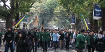 Aksi Unjuk Rasa Mahasiswa di Bandung: Tuntutan, Aksi, dan Dampaknya