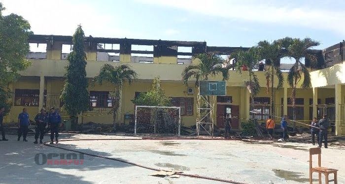 Kebakaran Hebat di SMA Negeri 4 Gorontalo: 8 Ruangan Kelas dan 2 Laboratorium Terbakar