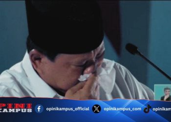 Presiden Prabowo Subianto menangis saat berpidato dalam Peringatan Hari Guru Nasional 2024 yang digelar di Velodrome, Rawamangun, Jakarta Timur pada Kamis (28/11/2024)