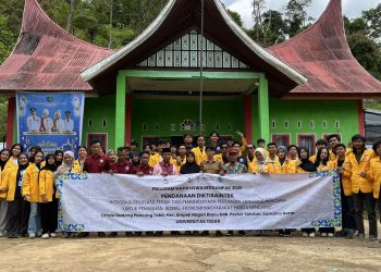 Greenhouse hidroponik tenaga surya mahasiswa Untidar